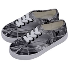 Architecture Skyscraper Kids  Classic Low Top Sneakers