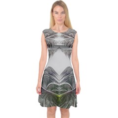 Fractal White Design Pattern Capsleeve Midi Dress