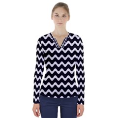 Wave Pattern Wavy Halftone V-neck Long Sleeve Top by Celenk