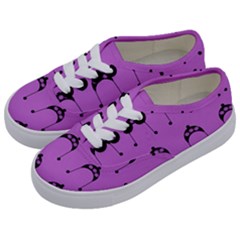 Violet Flower Hat Kids  Classic Low Top Sneakers