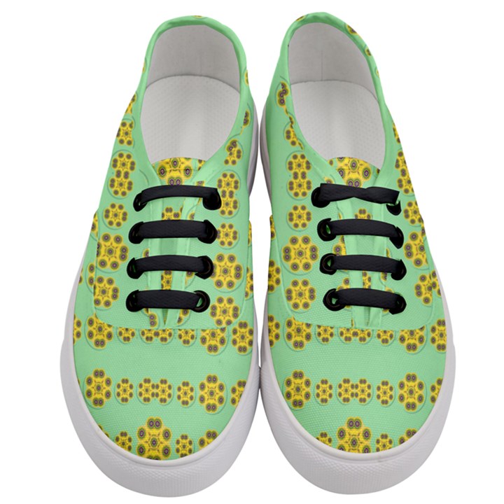 Sun Flowers For The Soul At Peace Women s Classic Low Top Sneakers