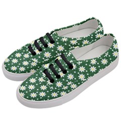 Daisy Dots Green Women s Classic Low Top Sneakers