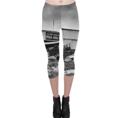 Omaha Airfield Airplain Hangar Capri Leggings 