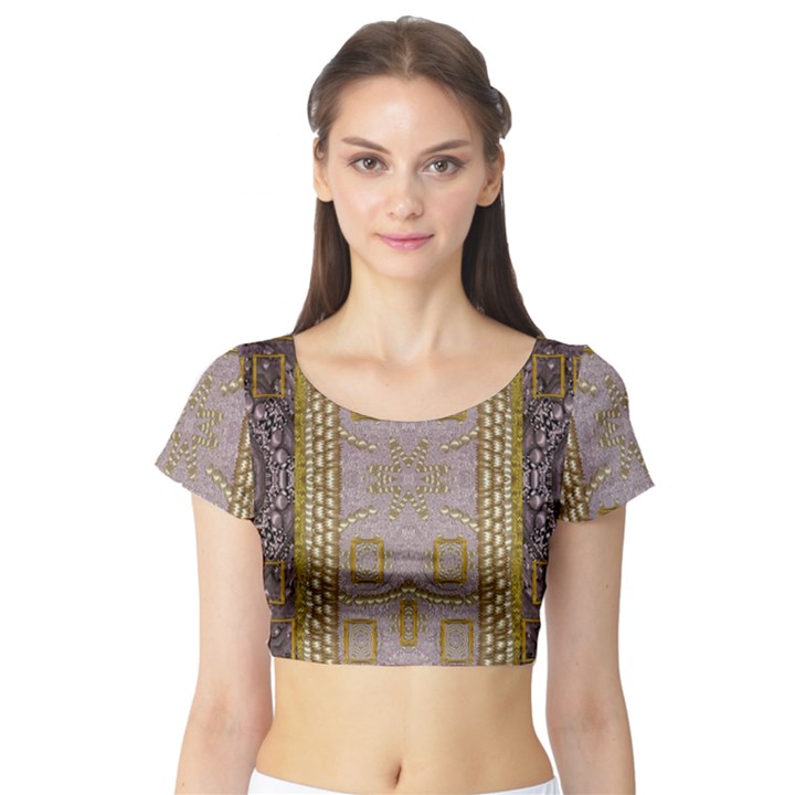 Gothic In Modern Stars And Pearls Short Sleeve Crop Top