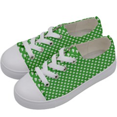 White Heart-shaped Clover On Green St  Patrick s Day Kids  Low Top Canvas Sneakers