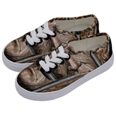 Old Man Imprisoned Kids  Classic Low Top Sneakers