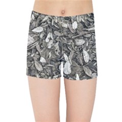 Black And White Leaves Pattern Kids Sports Shorts by dflcprints