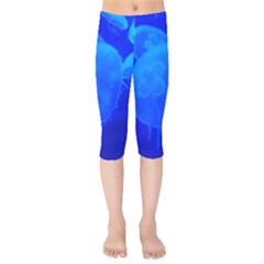 Blue Jellyfish 1 Kids  Capri Leggings  by trendistuff