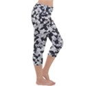 Camouflage Tarn Texture Pattern Capri Yoga Leggings View3