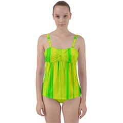 Shading Pattern Symphony Twist Front Tankini Set by Sapixe