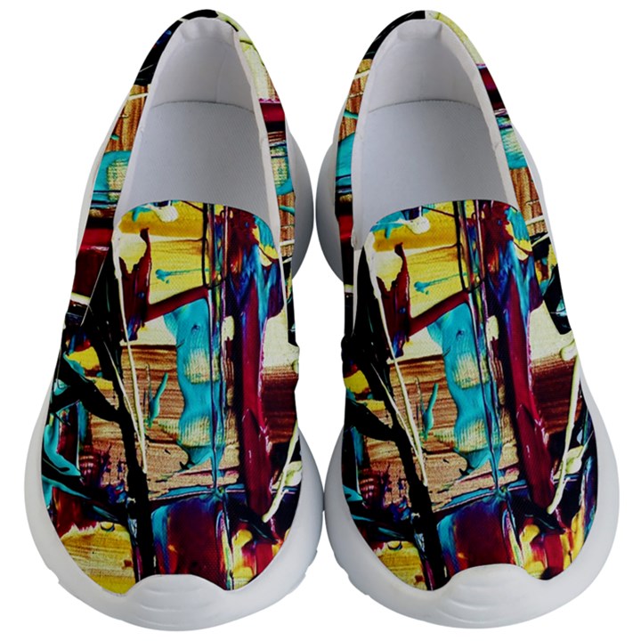 Dance Of Oil Towers 4 Kid s Lightweight Slip Ons