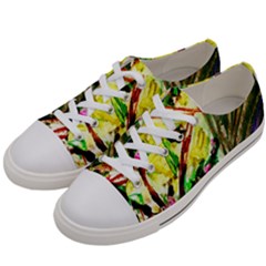 House Will Be Built 4 Women s Low Top Canvas Sneakers