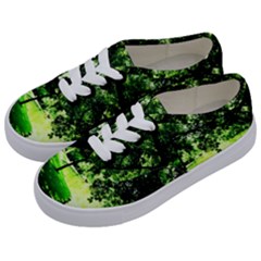 Lake Park 17 Kids  Classic Low Top Sneakers by bestdesignintheworld