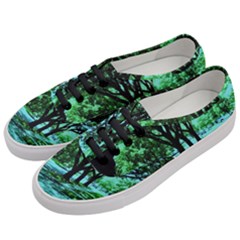 Hot Day In Dallas 5 Women s Classic Low Top Sneakers by bestdesignintheworld