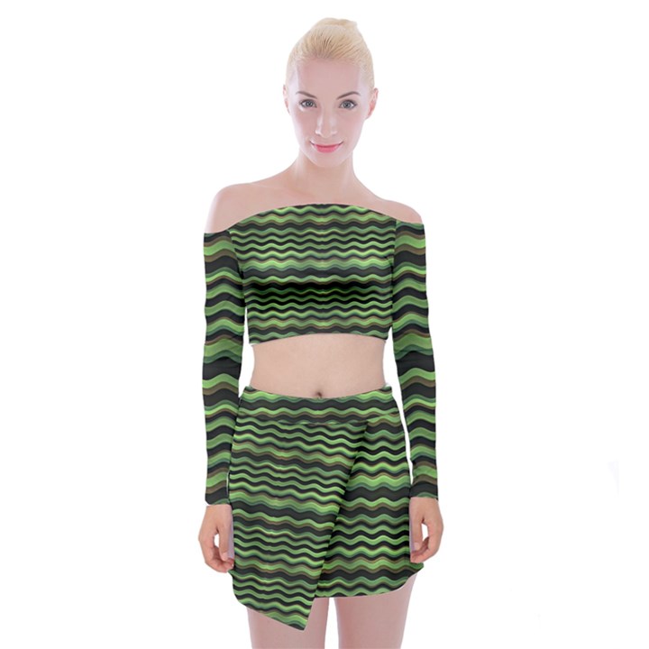 Modern Wavy Stripes Pattern Off Shoulder Top with Mini Skirt Set