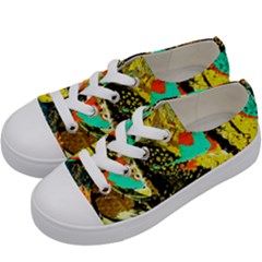 Fragrance Of Kenia 6 Kids  Low Top Canvas Sneakers by bestdesignintheworld