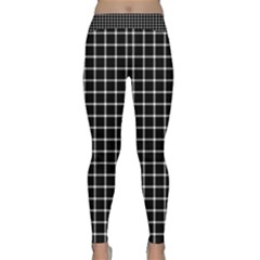 Black And White Optical Illusion Dots And Lines Classic Yoga Leggings by PodArtist