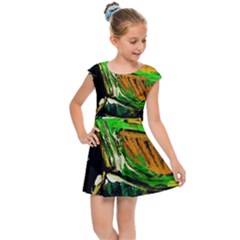 Lillies In The Terracota Vase 5 Kids Cap Sleeve Dress