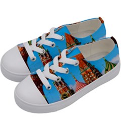 Moscow Kremlin And St  Basil Cathedral Kids  Low Top Canvas Sneakers by FunnyCow