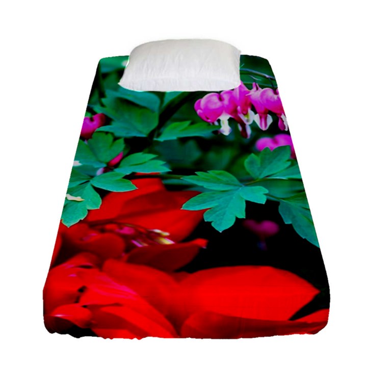 Bleeding Heart Flowers Fitted Sheet (Single Size)