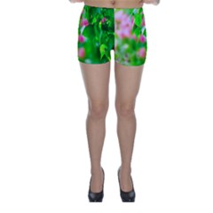 Green Birch Leaves, Pink Flowers Skinny Shorts