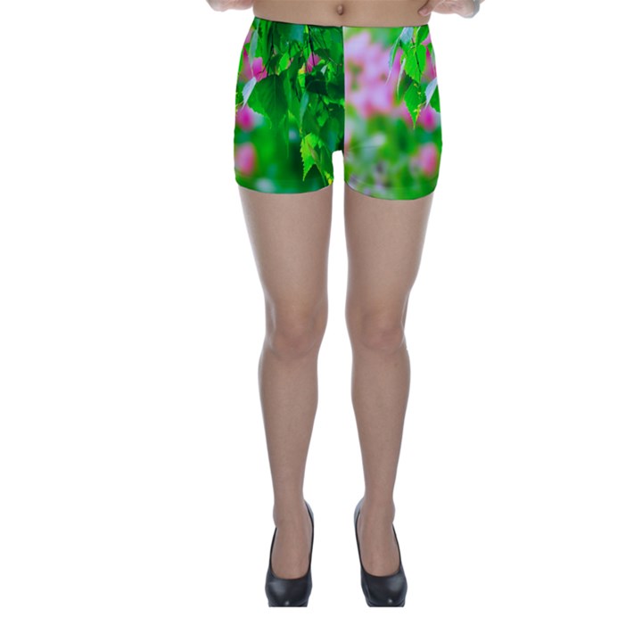 Green Birch Leaves, Pink Flowers Skinny Shorts