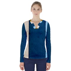 Flat Angle V-neck Long Sleeve Top by FunnyCow