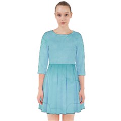 Wall 2507628 960 720 Smock Dress