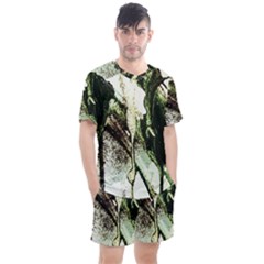 There Is No Promisse Rain 4 Men s Mesh Tee And Shorts Set