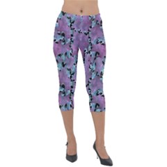 Modern Abstract Texture Pattern Lightweight Velour Capri Leggings 