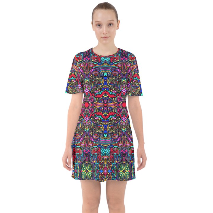 COLOR MAZE OF MINDS Sixties Short Sleeve Mini Dress