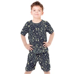 Dark Floral Collage Pattern Kid s Set by dflcprints