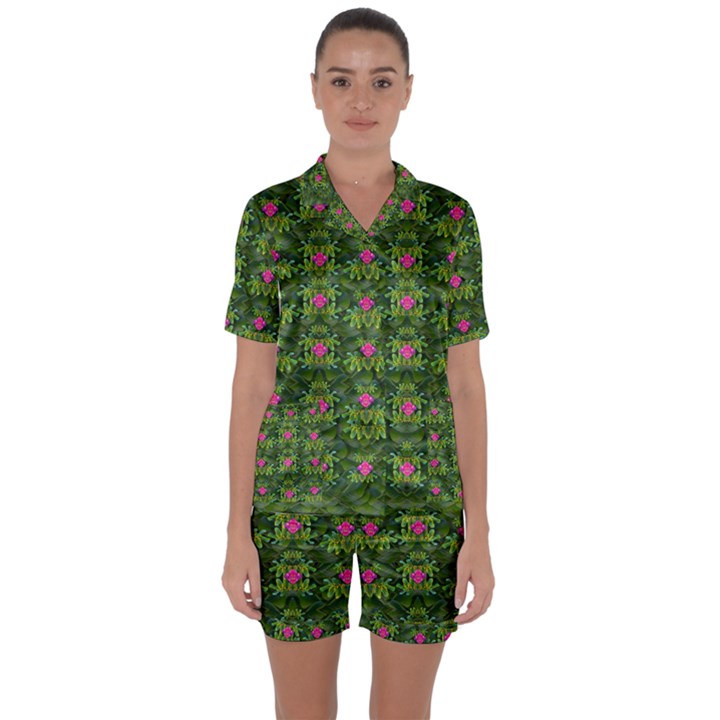 The Most Sacred Lotus Pond With Fantasy Bloom Satin Short Sleeve Pyjamas Set