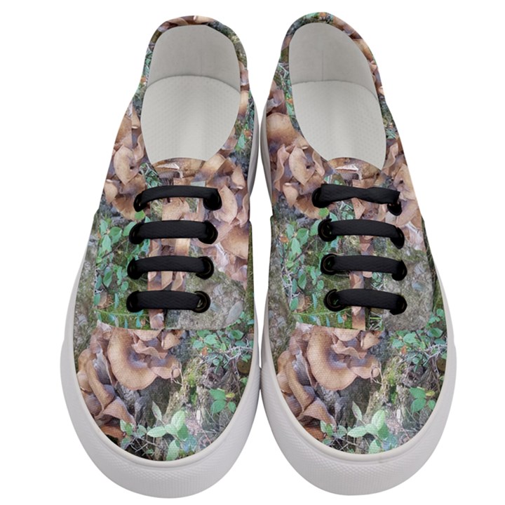 Abstract of Mushroom Women s Classic Low Top Sneakers