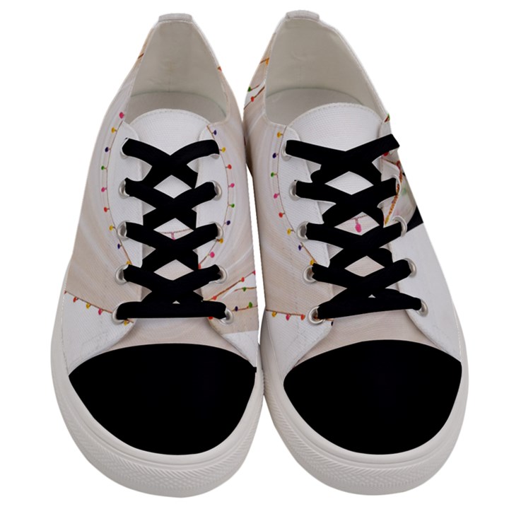 Indiahandycrfats women Fashion White Dupatta with Multicolour Pompom all four sides for Girls/women Men s Low Top Canvas Sneakers