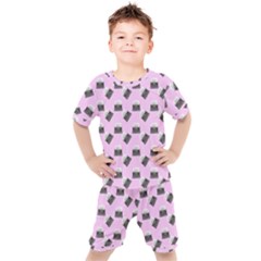 Retro Typewriter Pink Pattern Kid s Set