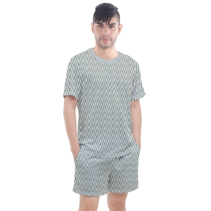 Vintage Pattern Chevron Men s Mesh Tee and Shorts Set