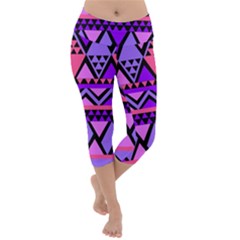 Seamless Purple Pink Pattern Lightweight Velour Capri Yoga Leggings