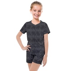 Wavy Grid Dark Pattern Kids  Mesh Tee And Shorts Set