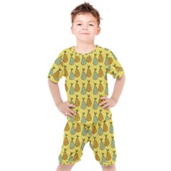 Pears Yellow Kid s Set