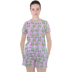 Green Alien Monster Pattern Pink Women s Tee And Shorts Set