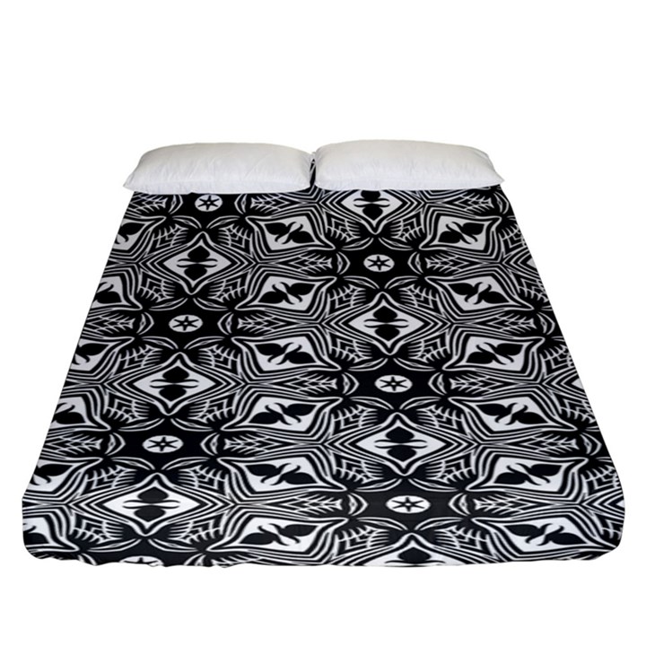 Black And White Pattern Fitted Sheet (King Size)