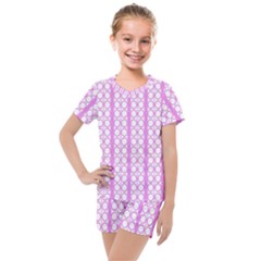 Circles Lines Light Pink White Pattern Kids  Mesh Tee And Shorts Set