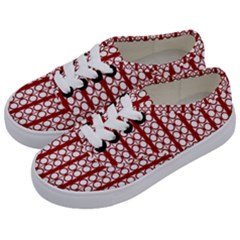 Circles Lines Red White Pattern Kids  Classic Low Top Sneakers