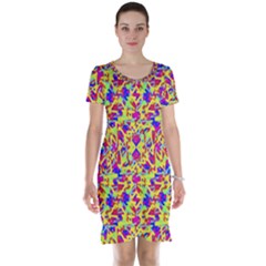 Multicolored Linear Pattern Design Short Sleeve Nightdress