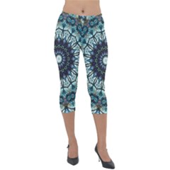 Pattern Abstract Background Art Lightweight Velour Capri Leggings 