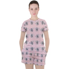 Pop Art  Bee Pattern Women s Tee And Shorts Set