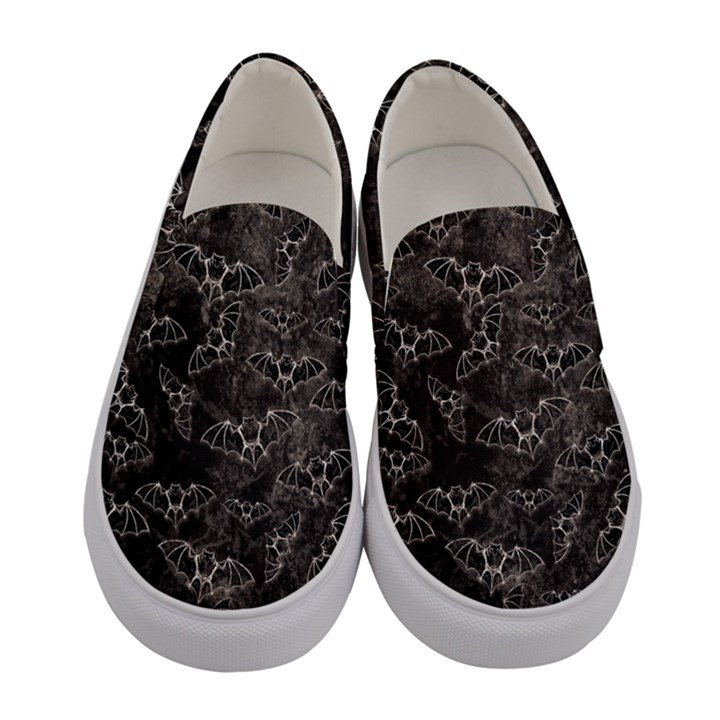 Vintage Halloween Bat pattern Women s Canvas Slip Ons