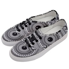 Graphic Design Round Geometric Women s Classic Low Top Sneakers by Nexatart