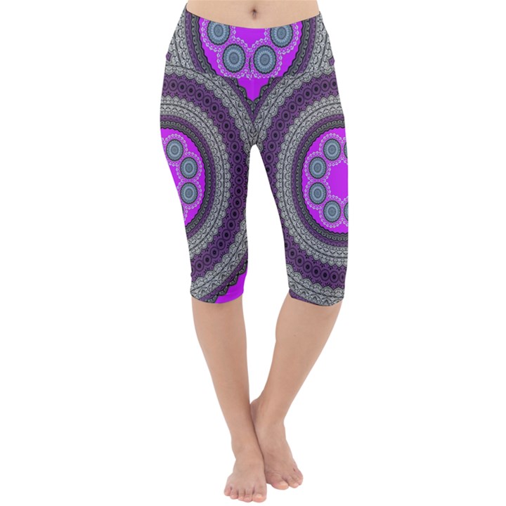 Round Pattern Ethnic Design Lightweight Velour Cropped Yoga Leggings